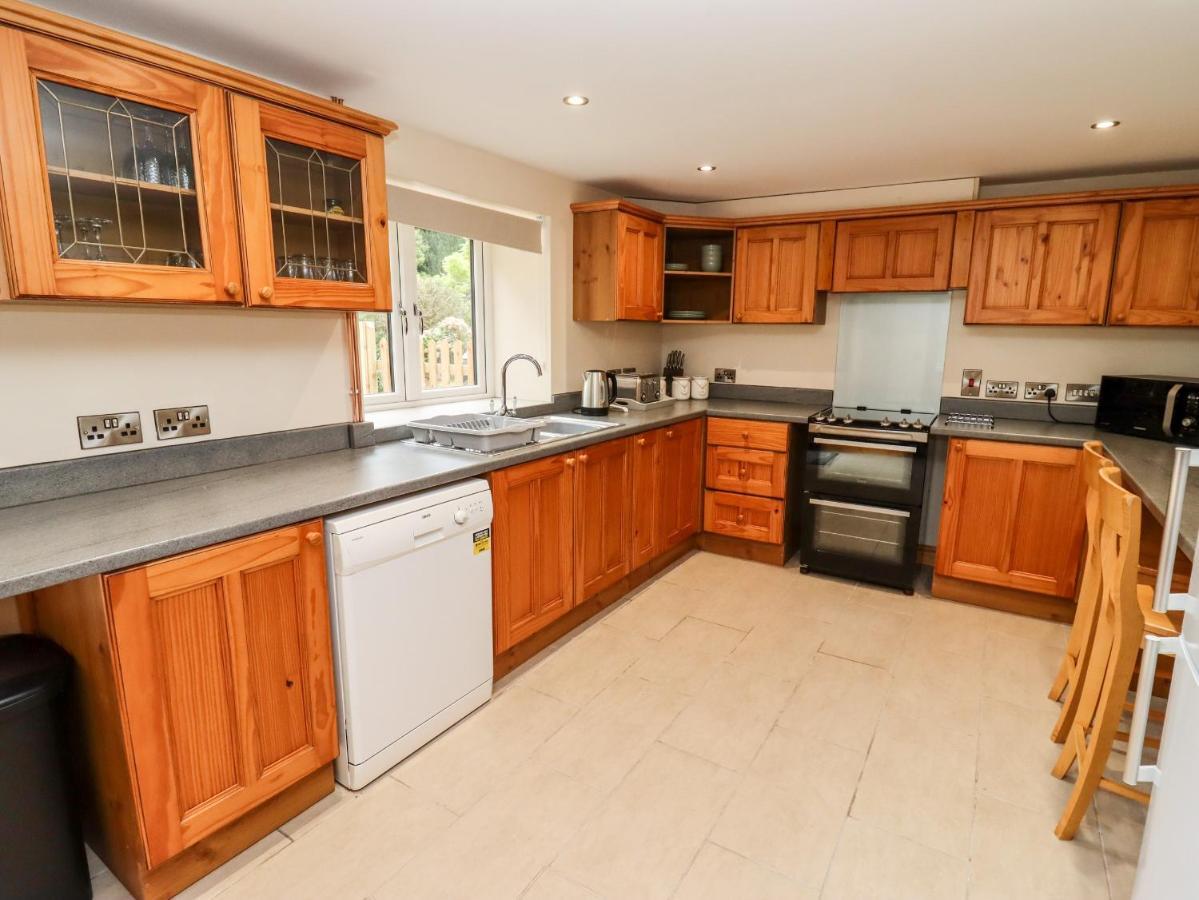 1 Greenway Cinderford 外观 照片