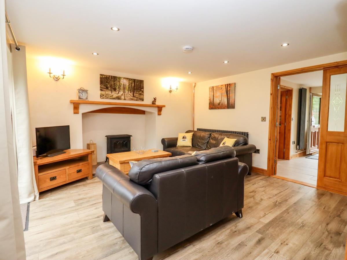 1 Greenway Cinderford 外观 照片