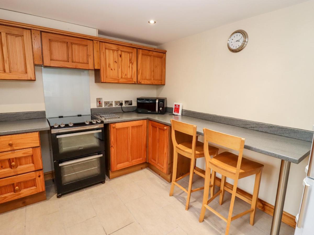 1 Greenway Cinderford 外观 照片