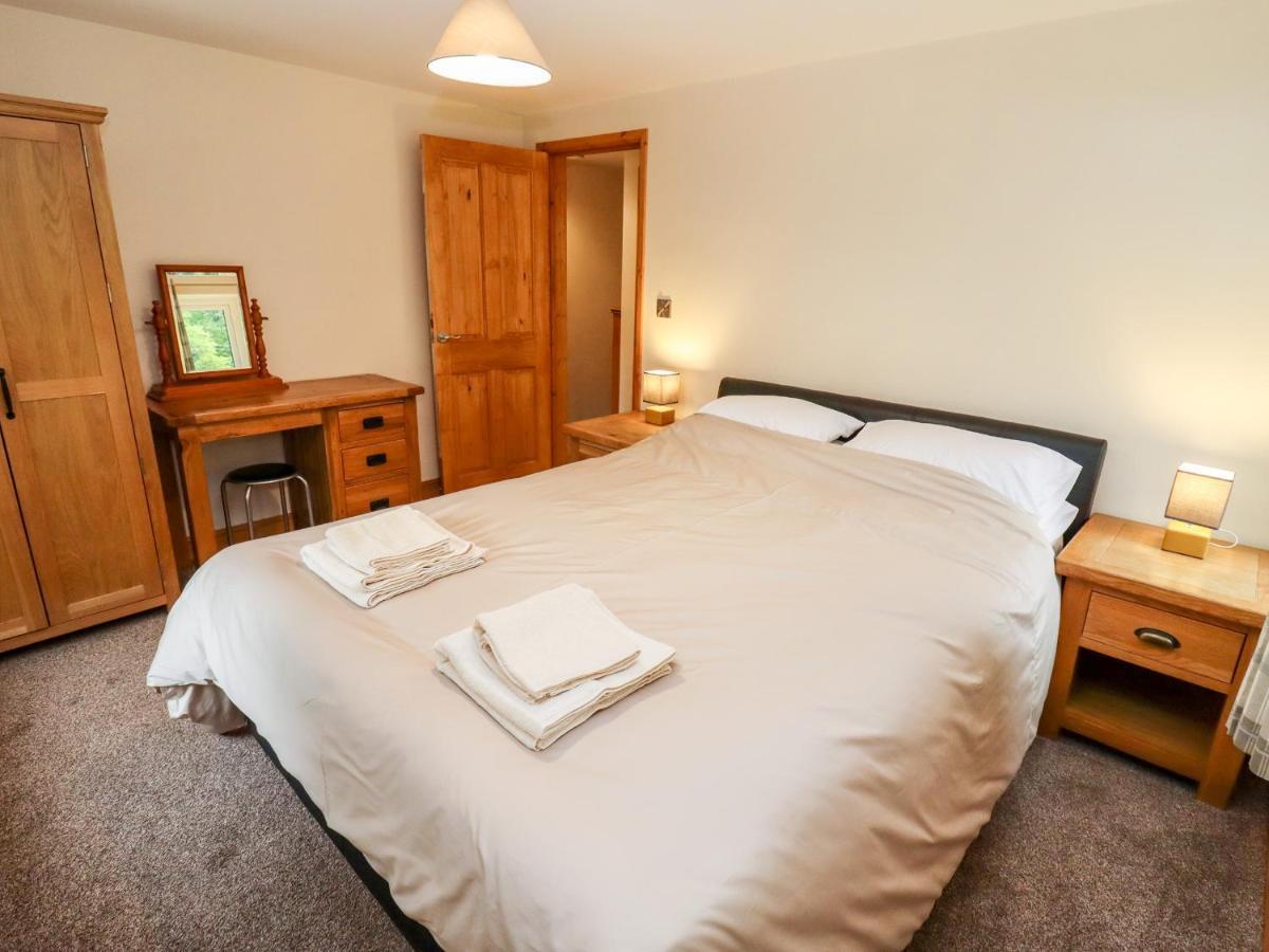 1 Greenway Cinderford 外观 照片