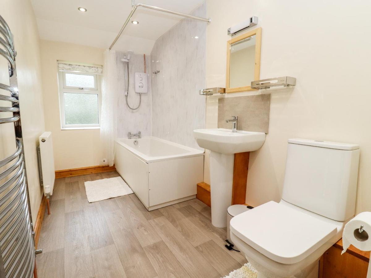 1 Greenway Cinderford 外观 照片