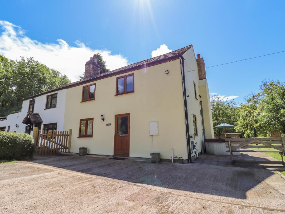 1 Greenway Cinderford 外观 照片