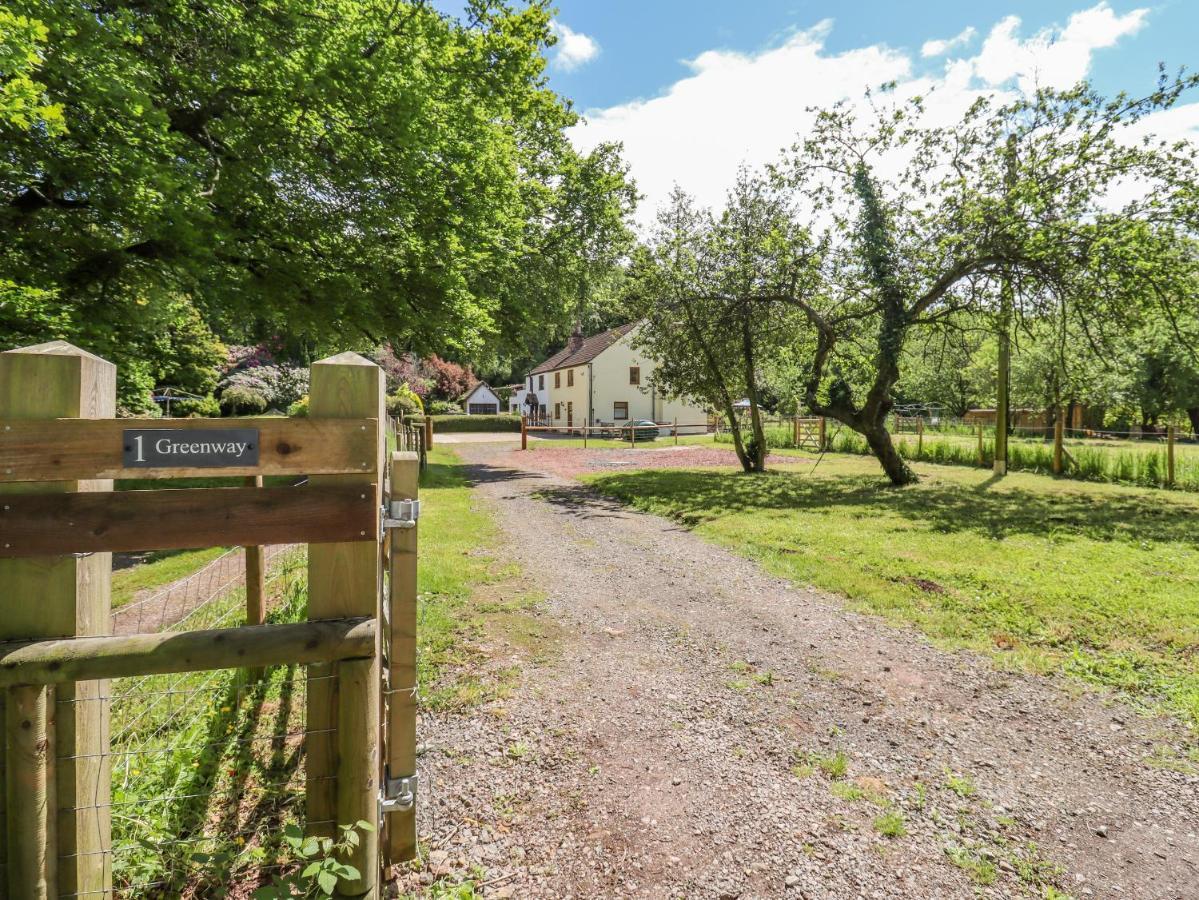 1 Greenway Cinderford 外观 照片