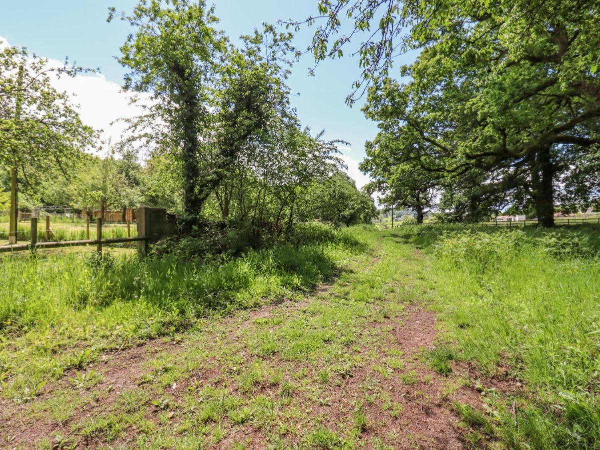 1 Greenway Cinderford 外观 照片
